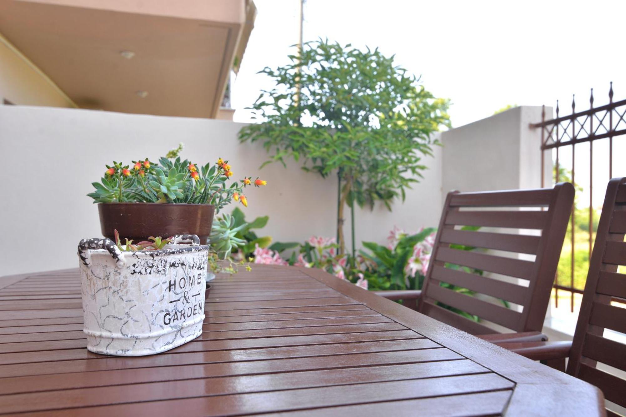 Corner House * Leptokarya (Pieria)