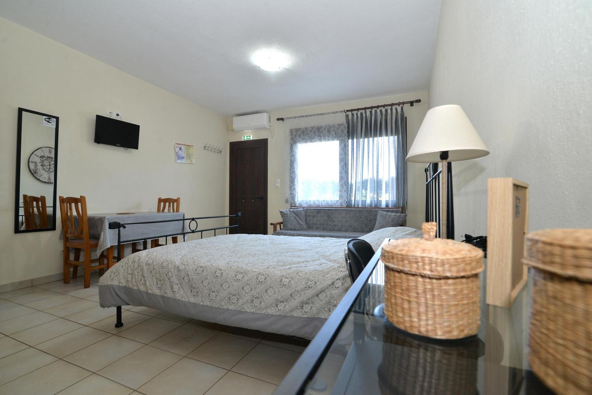 Corner House * Leptokarya (Pieria)